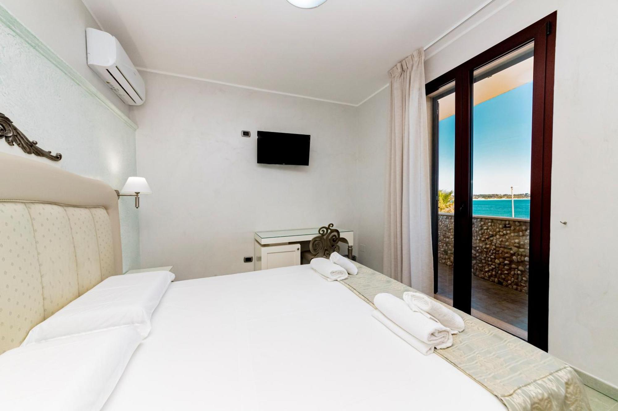 Hotel Alba Torre Lapillo Exterior photo